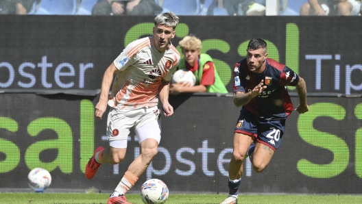 GENOA, ITALY - SEPTEMBER 15: AS Roma player Alexis Saelemaekers during the Serie A match between Genoa and AS Roma at Stadio Luigi Ferraris on September 15, 2024 in Genoa, Italy. (Photo by Luciano Rossi/AS Roma via Getty Images)