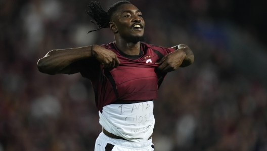 Sparta's Victor Olatunji celebrates after scoring his side's second goal during the Champions League opening phase soccer match between Sparta Prague and Salzburg in Prague, Czech Republic, Wednesday, Sept. 18, 2024. (AP Photo/Petr David Josek)