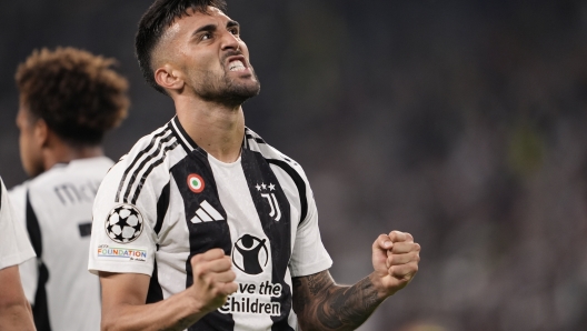 Juventus? Nico Gonzalez celebrates after scoring the goal  3-0 during the Uefa Champions League soccer match between Juventus Fc and PSV Eindhoven at the Juventus stadium in Turin, north west Italy - September 17, 2024. Sport - Soccer . (Photo by Fabio Ferrari/LaPresse)