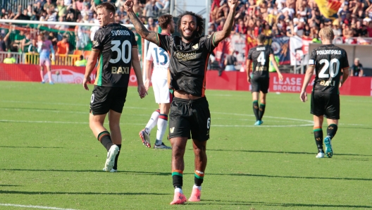 Venezias Gianluca Busio Celebrates after scoring a goal during the italian soccer Serie A match between Venezia Calcio vs Genoa CFC on September 21, 2024 at the Pierluigi Penzo stadium in Venezia, Italy. ANSA/Mattia Radoni