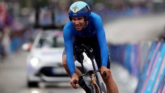 PARIS, FRANCE - JULY 27: Filippo Ganna of Team Italy competes during the Men's Individual Time Trial on day one of the Olympic Games Paris 2024 at Pont Alexandre III on July 27, 2024 in Paris, France. (Photo by Tim de Waele/Getty Images)