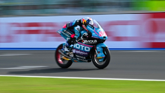 CFMOTO Aspar Team's Colombian rider David Alonso competes during the Moto3 class race of the MotoGP Pramac Emilia-Romagna Grand Prix at the Misano World Circuit Marco-Simoncelli in Misano Adriatico, on September 22, 2024. (Photo by Andreas SOLARO / AFP)