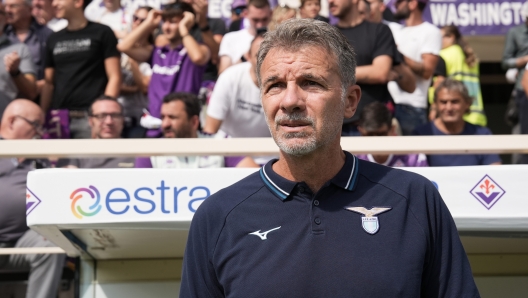 Lazio?s head coach Marco Baroni looks on during the Serie A Enilive 2024/2025 match between Fiorentina and Lazio - Serie A Enilive at Artemio Franchi Stadium - Sport, Soccer - Florence, Italy - Sunday September 22, 2024 (Photo by Massimo Paolone/LaPresse)