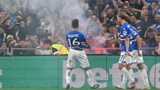 Sampdoria's Fabio Borini jubilates with his teammates after score the gol during the Italy Cup match Genoa Cfc vs Uc Sampdoria, at Luigi Ferraris stadium. Genova, 25 september 2024. ANSA/LUCA ZENNARO