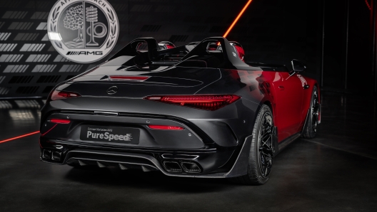 2024 / Concept Mercedes-AMG PureSpeed / Exterieurfarbe Le Mans Rot & graphitgrau Metallic 

2024 / Concept Mercedes-AMG PureSpeed / exterieur color Le Mans red & graphitgrey metallic