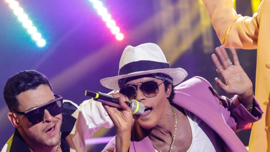 Feisal Bonciani (imita Bruno Mars) durante il programma televisivo RAI 1 'Tale e quale show', Roma, 20 Settembre 2024. ANSA/GIUSEPPE LAMI