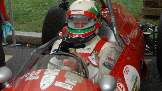 Eugenio Mosca al volante della De Tomaso-Alfa Romeo di F1