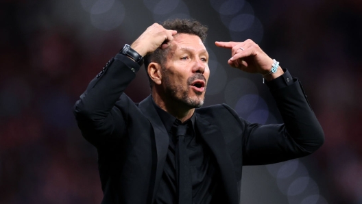 MADRID, SPAIN - SEPTEMBER 29: Diego Simeone, Head Coach of Atletico de Madrid, reacts during the LaLiga match between Atletico de Madrid and Real Madrid CF  at Estadio Civitas Metropolitano on September 29, 2024 in Madrid, Spain. (Photo by Florencia Tan Jun/Getty Images)