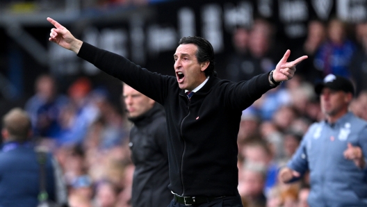 IPSWICH, ENGLAND - SEPTEMBER 29: Unai Emery, Manager of Aston Villa, reacts during the Premier League match between Ipswich Town FC and Aston Villa FC at Portman Road on September 29, 2024 in Ipswich, England. (Photo by Justin Setterfield/Getty Images)