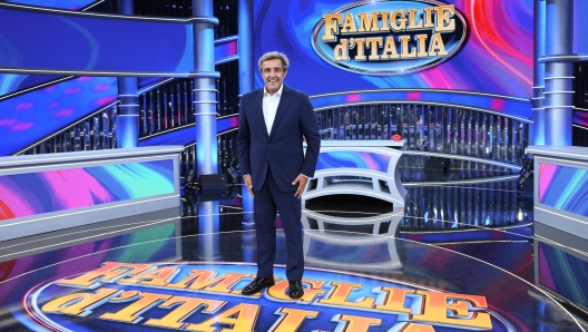 Il conduttore tv Flavio Insinna, durante la presentazione del nuovo programma di La7 'Famiglie d'Italia' in onda dal 7 ottobre, dal lunedi al sabato alle 18:30, Roma 4 ottobre 2024. ANSA/ALESSANDRO DI MEO