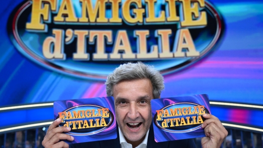 Il conduttore tv Flavio Insinna, durante la presentazione del nuovo programma di La7 'Famiglie d'Italia' in onda dal 7 ottobre, dal lunedi al sabato alle 18:30, Roma 4 ottobre 2024. ANSA/ALESSANDRO DI MEO