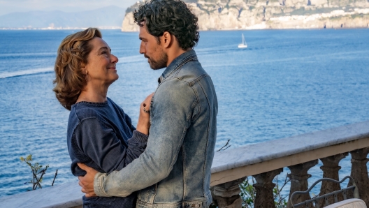 Inganno, la serie con Monica Guerritore e Giacomo Gianniotti è disponibile su Netflix