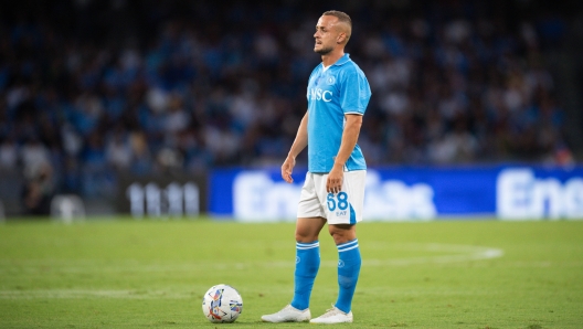 NAPOLI, ITALY - OCTOBER 04: SSC Napoli player Stanislav Lobotka in action during the match during the Serie A match between SSC Napoli and Como FC at Diego Armando Maradona Stadium on October 04, 2024 in Napoli, Italy. (Photo by SSC Napoli/Getty Images)