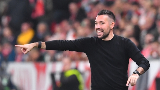 Ajax's Italian coach Francesco Farioli reacts during the UEFA Europa League football match between Slavia Praha and Ajax in Prague, Czech Republic on October 3, 2024. (Photo by Michal Cizek / AFP)