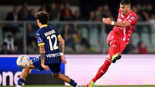 VERONA, ITALY - OCTOBER 21:  Dany Mota of Monza  scores the opening goal during the Serie A match between Verona and Monza at Stadio Marcantonio Bentegodi on October 21, 2024 in Verona, Italy. (Photo by Alessandro Sabattini/Getty Images)