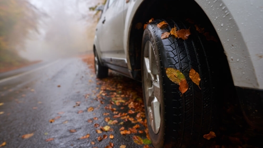 La guida completa per la manutenzione dell'auto in autunno