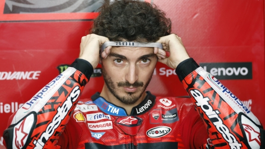 epa11684125 Italian MotoGP rider Francesco Bagnaia of Ducati Lenovo Team prepares for a free practice 2 session of the Motorcycling Grand Prix of Thailand at Chang International Circuit, Buriram province, Thailand, 26 October 2024.  EPA/RUNGROJ YONGRIT