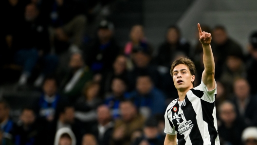 MILAN, ITALY - OCTOBER 27: Kenan Yildiz of Juventus celebrates 4-3 goal during the Serie A match between FC Internazionale and Juventus at Stadio Giuseppe Meazza on October 27, 2024 in Milan, Italy. (Photo by Daniele Badolato - Juventus FC/Juventus FC via Getty Images)