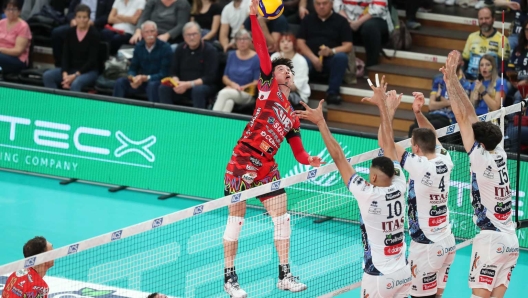 Yuki ISHIKAWA durante Itas TRENTINO vs Sir Susa Vim PERUGIA, 5ª giornata girone di andata regular season Superlega Credem Banca - Campionato italiano di Pallavolo Maschile - Volley Volleyball presso Il T Quotidiano Arena Trento IT, 27 ottobre 2024. Foto: Marco Trabalza [riferimento file: 2024-10-27/TNPG2-13]