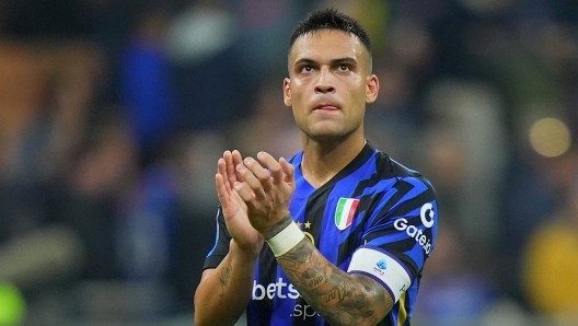 Inter Milan?s Lautaro Martinez during  the Serie A soccer match between Inter and Juventus at the San Siro Stadium in Milan, North Italy - Sunday, October  27 , 2024. Sport - Soccer . (Photo by Spada/Lapresse)