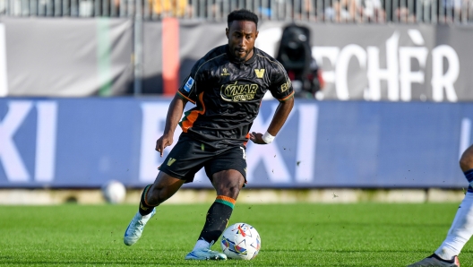 Venezia's John Yeboah in action during the italian soccer Serie A match between Venezia FC vs Atalanta BC at the Pier Luigi Penzo Stadium in Venice, Italy, 20 October 2024. ANSA/Ettore Griffoni