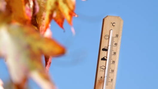 Meteo, previsioni dal 6 novembre: ancora caldo, poi freddo russo