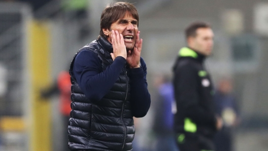 MILAN, ITALY - NOVEMBER 10: Antonio Conte, Head Coach of Napoli, reacts during the Serie A match between FC Internazionale and Napoli at Stadio Giuseppe Meazza on November 10, 2024 in Milan, Italy. (Photo by Marco Luzzani/Getty Images)