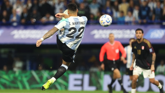 BUENOS AIRES, ARGENTINA - NOVEMBER 19: Lautaro Martinez of Argentina celebrates after scoring the team's first goal during the South American FIFA World Cup 2026 Qualifier match between Argentina and Peru at Estadio Alberto J. Armando on November 19, 2024 in Buenos Aires, Argentina. (Photo by Daniel Jayo/Getty Images)