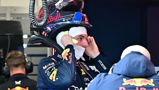 Red Bull Racing's Dutch driver Max Verstappen prepares for the second practice session for the Las Vegas Formula One Grand Prix in Las Vegas, Nevada on November 21, 2024. (Photo by Frederic J. Brown / AFP)