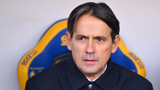 VERONA, ITALY - NOVEMBER 23: Simone Inzaghi, Head Coach of FC Internazionale, looks on during the Serie A match between Verona and FC Internazionale at Stadio Marcantonio Bentegodi on November 23, 2024 in Verona, Italy. (Photo by Alessandro Sabattini/Getty Images)