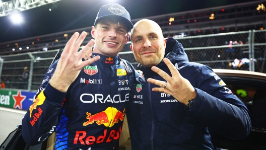 LAS VEGAS, NEVADA - NOVEMBER 23: 2024 F1 World Drivers Champion Max Verstappen of the Netherlands and Oracle Red Bull Racing celebrates with race engineer Gianpiero Lambiase in parc ferme during the F1 Grand Prix of Las Vegas at Las Vegas Strip Circuit on November 23, 2024 in Las Vegas, Nevada.   Mark Thompson/Getty Images/AFP (Photo by Mark Thompson / GETTY IMAGES NORTH AMERICA / Getty Images via AFP)