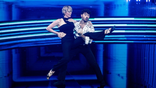 La coppia Federica Pellegrini e Angelo Madonia durante la trasmissione televisiva in onda su Rai Uno, Ballando con le Stelle, condotta da Milly Carlucci, Roma, 28 settembre 2024. ANSA/ANGELO CARCONI