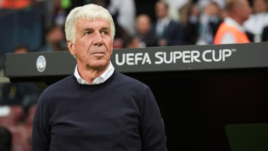 Atalanta's head coach Gian Piero Gasperini looks on during the 2024 UEFA Super Cup match between Real Madrid and Atalanta - 2024 UEFA Super Cup at National Stadium - Sport, Soccer - Warsaw, Poland - Wednesday August 14, 2024 (Photo by Massimo Paolone/LaPresse)