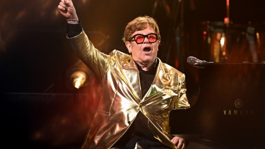 Elton John, nuovo album in stallo: "Non vedo nulla dall’occhio destro"