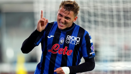 Atalanta’s Mateo Retegui celebrates after scoring 6-1 during the Serie A soccer match between Atalanta and Hellas Verona at the Gewiss Stadium in Bergamo , north Italy - Saturday , October 26 , 2024. Sport - Soccer . (Photo by Spada/Lapresse)