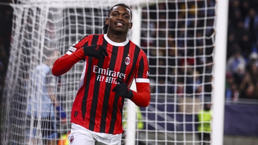 BRATISLAVA, SLOVAKIA - NOVEMBER 26: Rafael Leao of AC Milan celebrates after scoring the his team's second goal during the UEFA Champions League 2024/25 League Phase MD5 match between SK Slovan Bratislava and AC Milan at Narodny futbalovy stadion on November 26, 2024 in Bratislava, Slovakia. (Photo by Giuseppe Cottini/AC Milan via Getty Images)