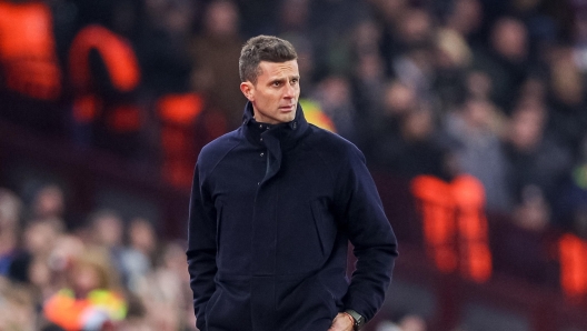 epa11744420 Juventus head coach Thiago Motta reacts during the UEFA Champions League match between Aston Villa and Juventus in Birmingham, Great Britain, 27 November 2024.  EPA/ADAM VAUGHAN