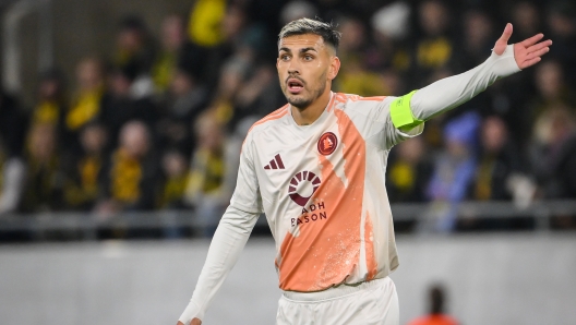 BORAS, SWEDEN - OCTOBER 03: Leandro Paredes of AS Roma during the UEFA Europa League 2024/25 League Phase MD2 match between IF Elfsborg and AS Roma at Boras Arena on October 03, 2024 in Boras, Sweden. (Photo by Fabio Rossi/AS Roma via Getty Images)