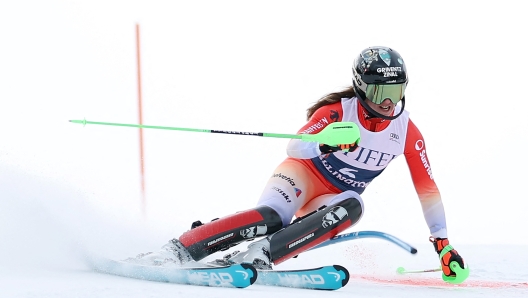 KILLINGTON, VERMONT - DECEMBER 01: Camille Rast of Switzerland competes in the first run of the Women's Slalom during the STIFEL Killington FIS World Cup race at Killington Resort on December 01, 2024 in Killington, Vermont.   Sarah Stier/Getty Images/AFP (Photo by Sarah Stier / GETTY IMAGES NORTH AMERICA / Getty Images via AFP)