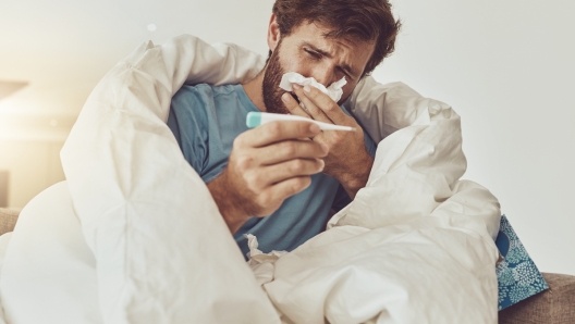 Uomo soffre di più con l'influenza?