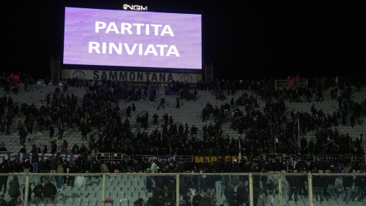 The screen indicates that the match is postponed during the Serie A Enilive 2024/2025 match between Fiorentina and Inter - Serie A Enilive at Artemio Franchi Stadium - Sport, Soccer - Florence, Italy - Sunday December 1, 2024 (Photo by Massimo Paolone/LaPresse)