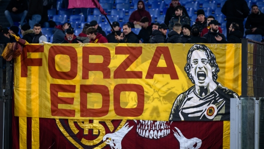 ROME, ITALY - DECEMBER 02: AS Roma fans for Edoardo Bove during the Serie A match between AS Roma and Atalanta at Stadio Olimpico on December 02, 2024 in Rome, Italy. (Photo by Fabio Rossi/AS Roma via Getty Images)