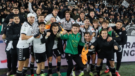 Spezia?s players celebrating at the end of the match during the Serie B soccer match between Spezia and Cittadella at the Alberto Picco Stadium in La Spezia, Italy - Sunday, December 08, 2024. Sport - Soccer . (Photo by Tano Pecoraro/Lapresse)