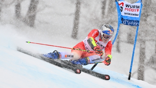 VAL D'ISERE, FRANCE - DECEMBER 14: Marco Odermatt of Team Switzerland competes during the Audi FIS Alpine Ski World Cup Men's Giant Slalom on December 14, 2024 in Val d'Isere, France. (Photo by Alain Grosclaude/Agence Zoom/Getty Images)