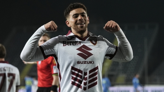 Torino's Che Adams celebrates after scoring the 0-1 goal for his team during the Serie A Enilive 2024/2025 match between Empoli and Torino - Serie A Enilive at Carlo Catellani Stadium - Sport, Soccer - Empoli, Italy - Friday December 13, 2024 (Photo by Massimo Paolone/LaPresse)