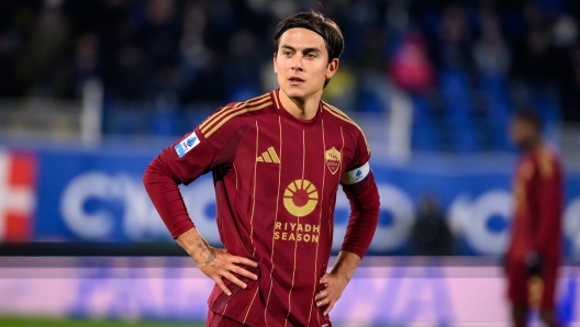 COMO, ITALY - DECEMBER 15: Paulo Dybala of AS Roma during the Serie A match between Como and Roma at Stadio G. Sinigaglia on December 15, 2024 in Como, Italy. (Photo by Fabio Rossi/AS Roma via Getty Images)