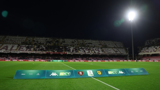 durante la partita tra Salernitana-Juve Stabia   del Campionato italiano di calcio Serie BKT 2024/2025 - Stadio Arechi, Salerno, Italia - 15 Dicembre 2024 - Sport (Photo by Alessandro Garofalo/LaPresse)    during the Serie BKT soccer match between Salernitana and Juve Stabia at the Arechi Stadium in Salerno, southern italy - Sunday, December 15, 2024. Sport - Soccer .  (Photo by Alessandro Garofalo/LaPresse)