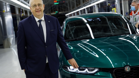 Foto Alessandro Garofalo/LaPresse  28 marzo  2022 Pomigliano D’Arco, Italia  motori Stellantis: visita del CEO Alfa Romeo Jean Philippe Imparato allo stabilimento di Pomigliano a pochi giorni dall\'inizio della produzione di Tonale.Nella foto: CEO Alfa Romeo Jean Philippe ImparatoPhoto Alessandro Garofalo/LaPresse 28 March 2022 Pomigliano D\'Arco, Italy news Stellantis: Alfa Romeo CEO Jean Philippe Imparato visits the Pomigliano factory.In the pic: CEO Alfa Romeo Jean Philippe Imparato