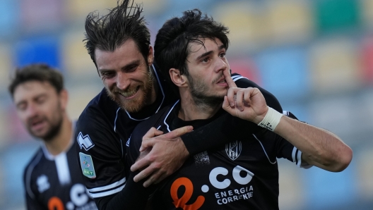 Cesena's Cristian Shpendi celebrates after scoring 1-1 during the Serie BKT soccer match between Frosinone and Cesena at the Frosinone Benito Stirpe stadium, Italy - Sunday, December 1, 2024 - Sport  Soccer ( Photo by Alfredo Falcone/LaPresse )