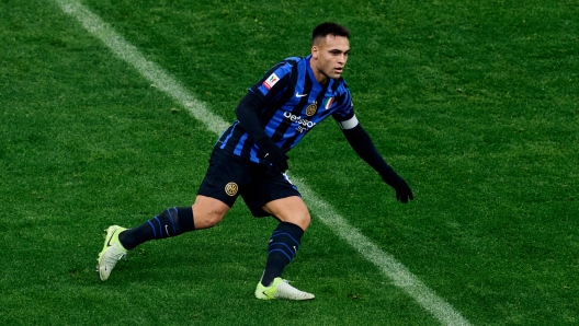 MILAN, ITALY - DECEMBER 19: Lautaro Martinez of FC Internazionale in action during the Coppa Italia match between Inter and Udinese Calcio at Stadio Giuseppe Meazza on December 19, 2024 in Milan, Italy. (Photo by Mattia Ozbot - Inter/Inter via Getty Images)